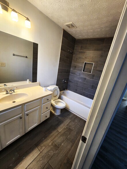 More Photos Of 375 Winding River Dr, Atlanta Multifamily For Sale