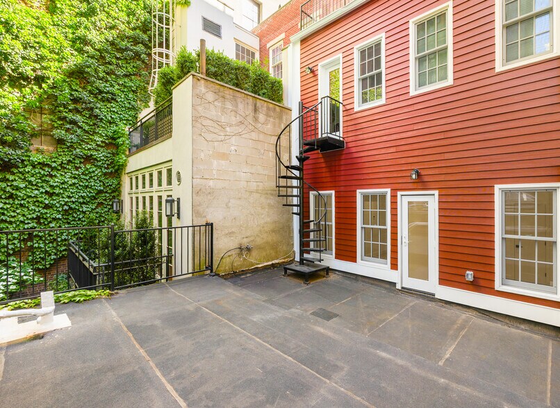 More Photos Of 113 W 13th St, New York Apartments For Sale