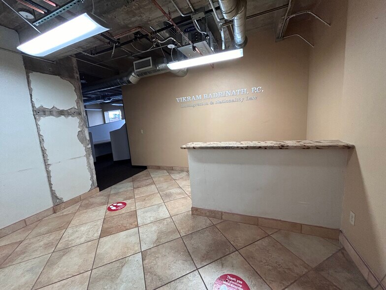 More Photos Of 100 N Stone Ave, Tucson Office Residential For Lease