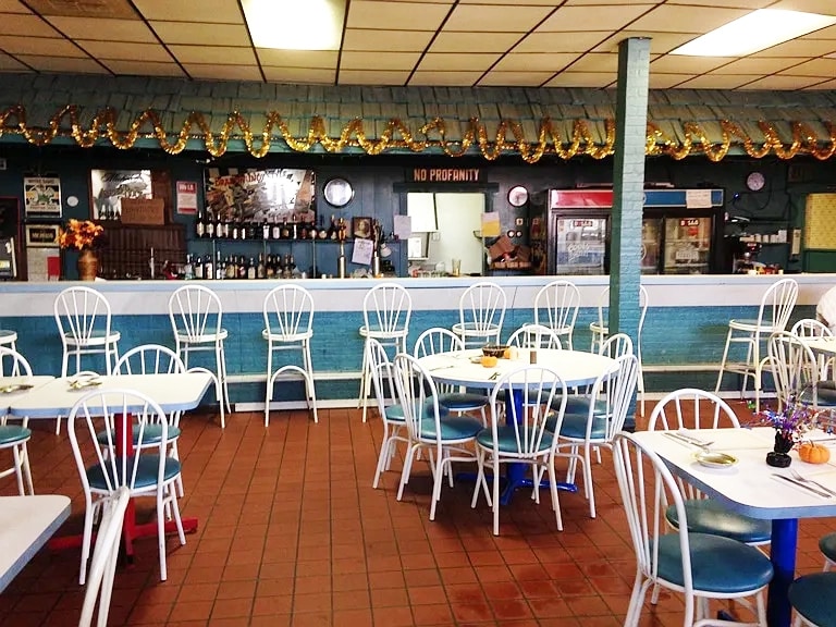 More Photos Of 4 Davis St, Hamlet Restaurant For Sale