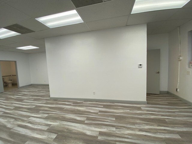 More Photos Of 11232 Vanowen St, North Hollywood Storefront Retail Office For Lease
