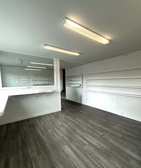 More Photos Of 24-28 W 7th Ave, Vancouver Office For Lease