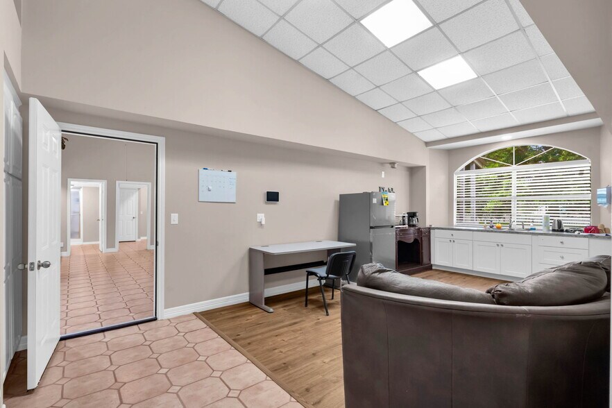 More Photos Of 22830 Fritz Ln, Spring Office Residential For Lease