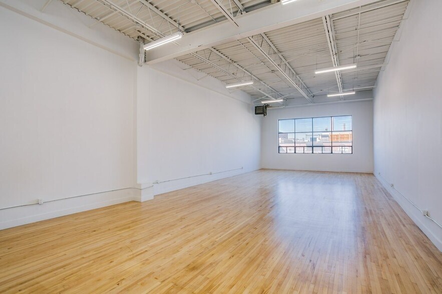 More Photos Of 276 Carlaw Av, Toronto Showroom For Lease