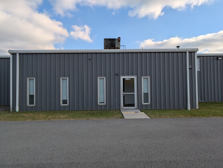 More Photos Of 4089 Pepperell Way, Dublin Manufacturing For Lease