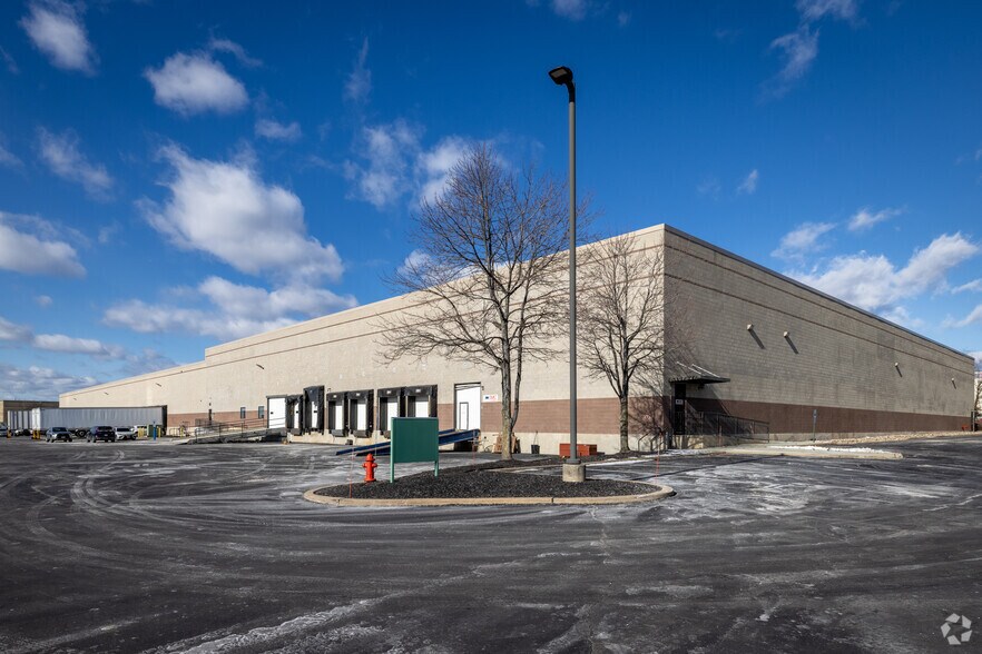 More Photos Of 50-70 Clearview Rd, Edison Warehouse For Lease