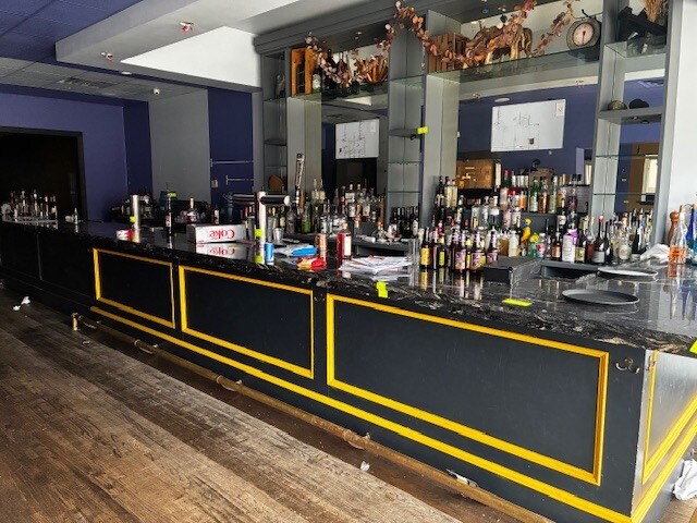 More Photos Of 90 School St, Glen Cove Restaurant For Lease