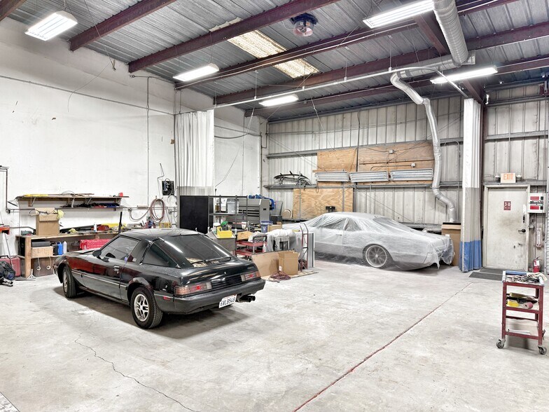 More Photos Of 25733 Dollar St, Hayward Auto Repair For Lease
