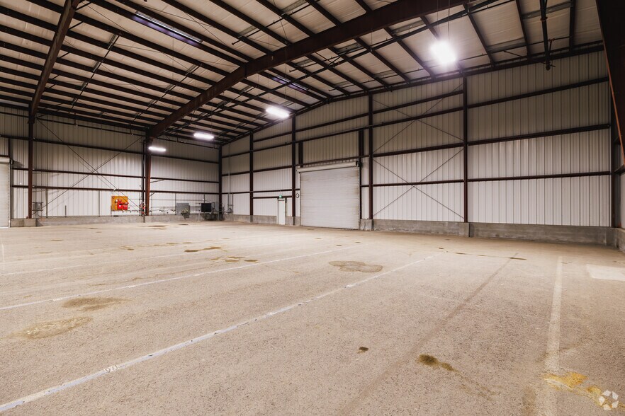 More Photos Of 9802 Lone Star Rd, San Diego Warehouse For Lease