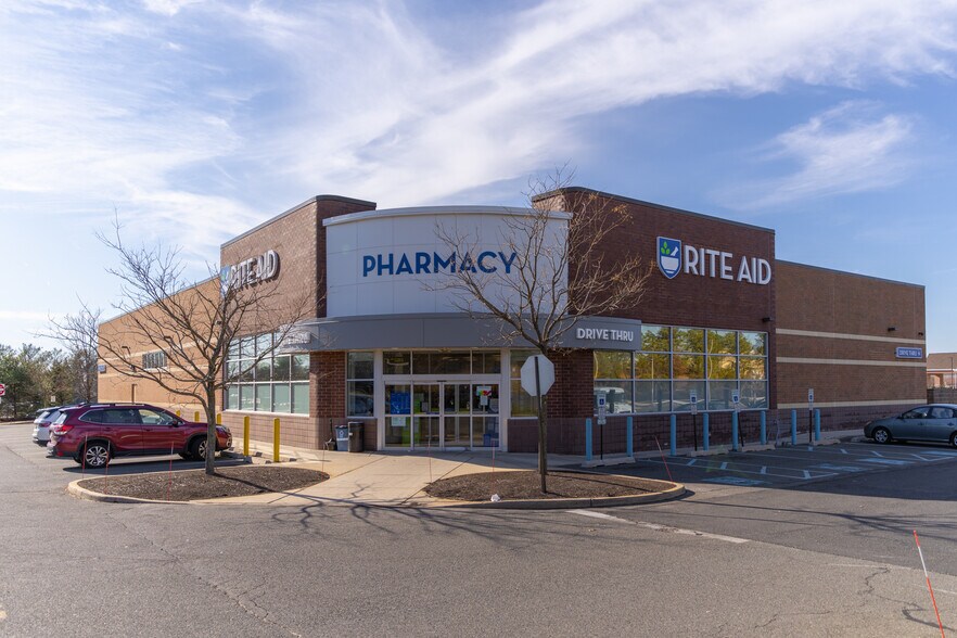 More Photos Of 31 Mule Rd, Toms River Drugstore For Lease