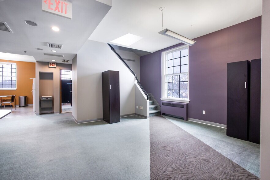 More Photos Of 1908 Mt. Vernon Ave, Alexandria Storefront Retail Office For Sale