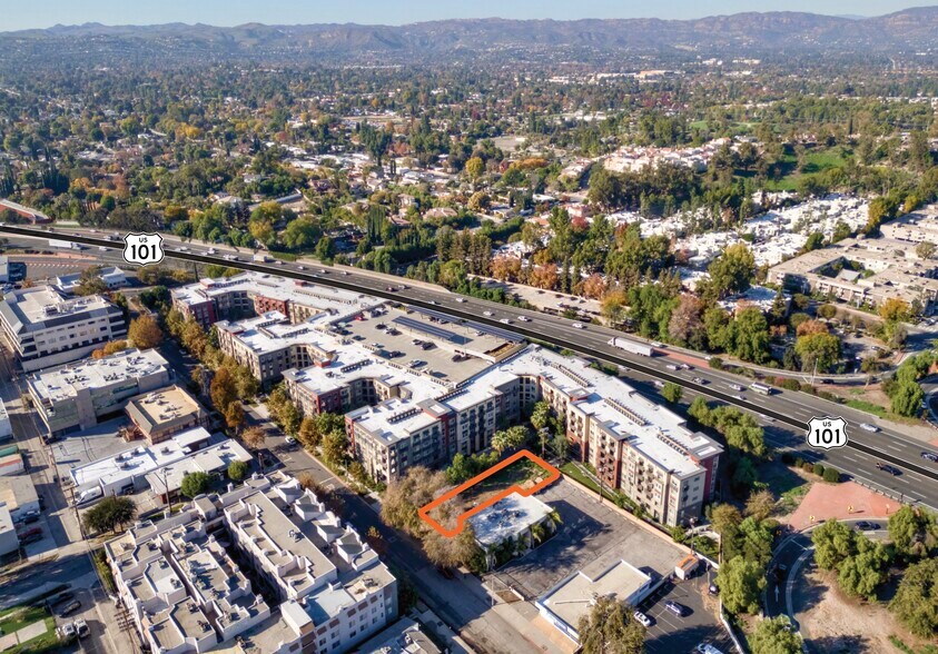 More Photos Of 22045 Clarendon St, Woodland Hills Land For Sale