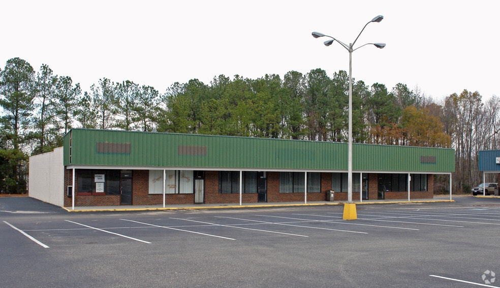 More Photos Of 2733-2793 S Crater Rd, Petersburg Unknown For Lease