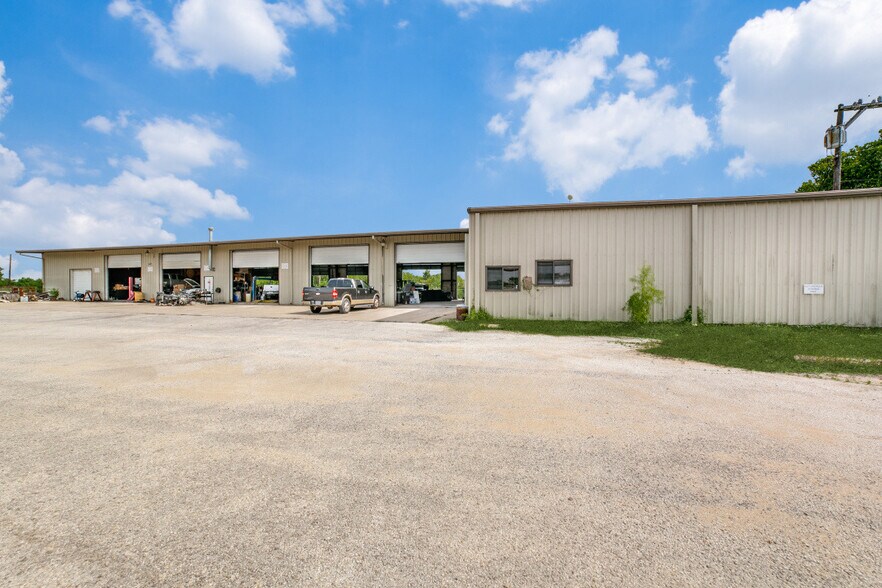 More Photos Of 14685 Old Frio City Rd, Lytle Warehouse For Sale