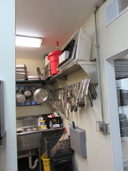 More Photos Of 6931 Gravois Ave, Saint Louis Restaurant For Sale