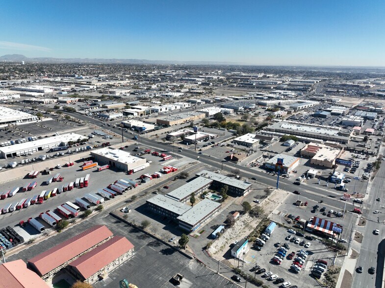 More Photos Of 11049 W Gateway Blvd, El Paso Hotel For Sale
