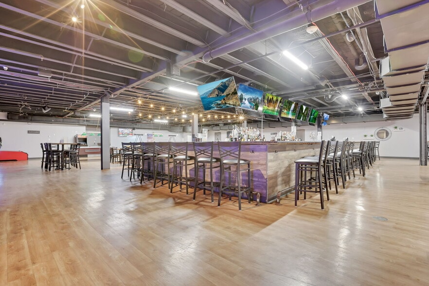 More Photos Of 301 Broadway, Lorain Hotel For Sale