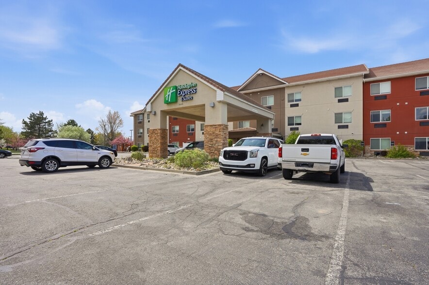 More Photos Of 10680 S Auto Mall Dr, Sandy Hotel For Sale