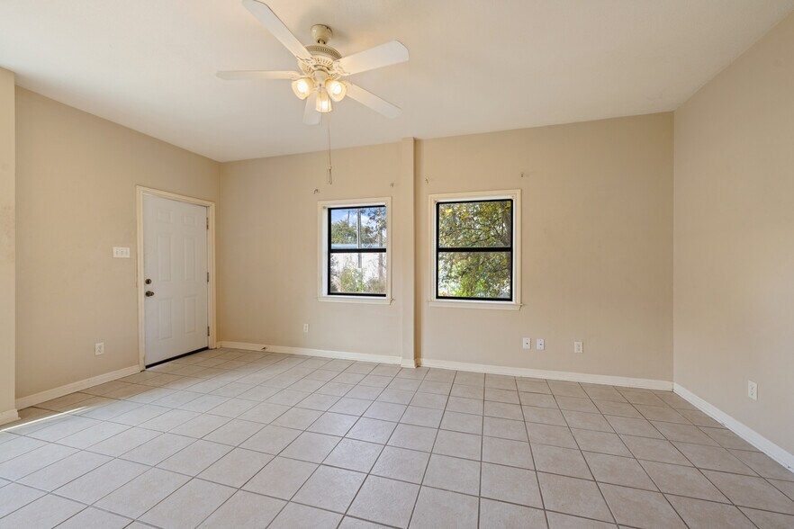 More Photos Of 5205 Hudson Bend Rd, Austin Light Manufacturing For Sale