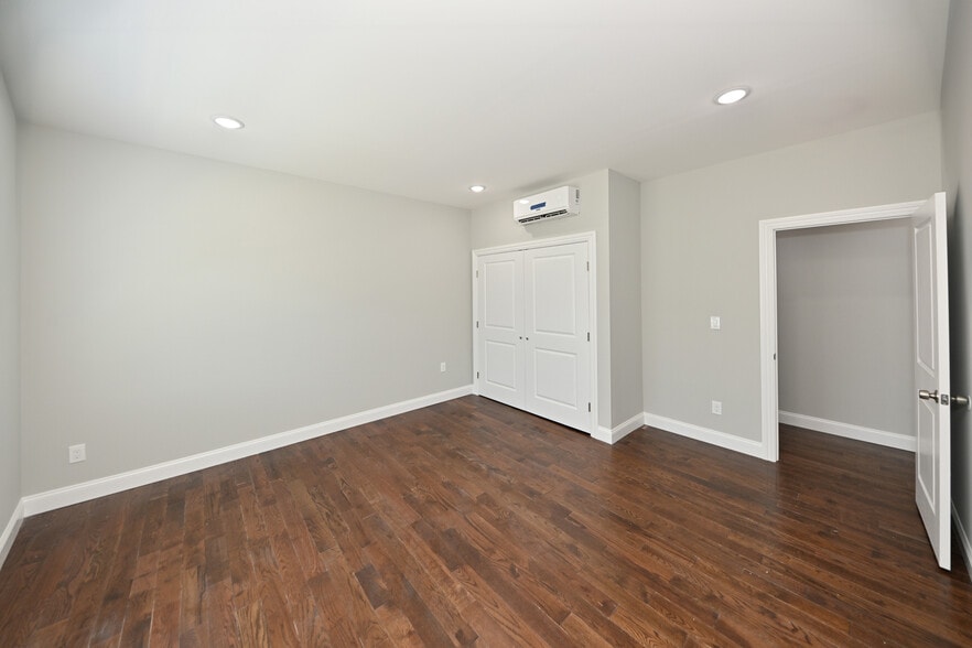 More Photos Of 59 Lincoln Ave, Fair Lawn Office Residential For Sale