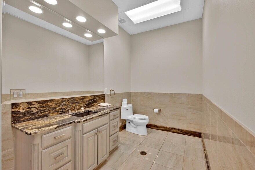 More Photos Of 8509 Line Ave, Shreveport Office For Sale