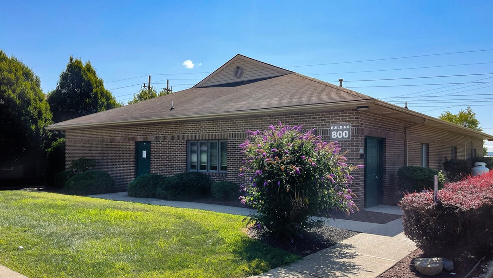 More Photos Of 800 Coventry Dr, Phillipsburg Office For Sale