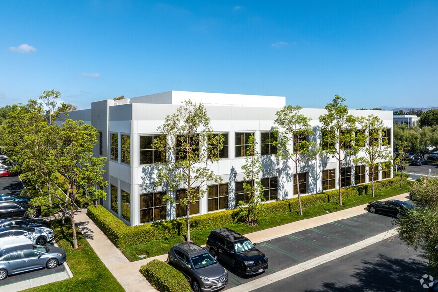 More Photos Of 6400 Oak Canyon, Irvine Office For Lease