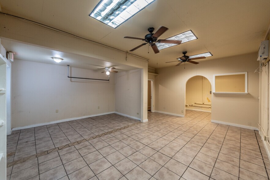 More Photos Of 1006 West Ave, San Antonio Freestanding For Sale