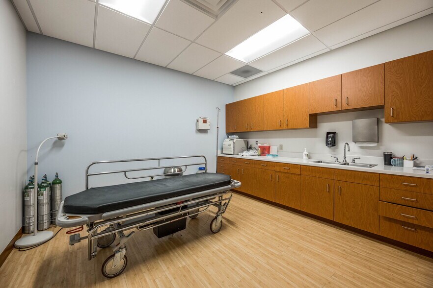 More Photos Of 4401 E Lohman Ave, Las Cruces Medical For Sale