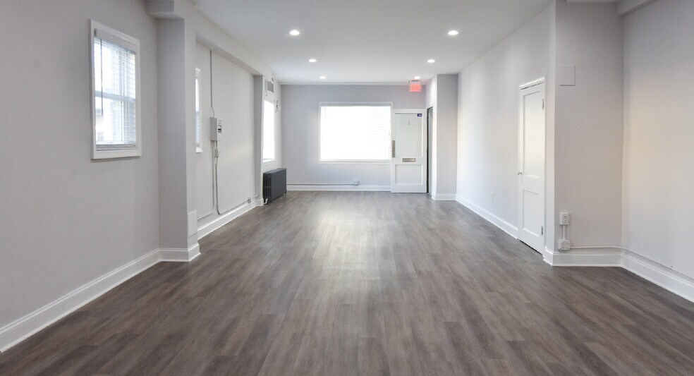 More Photos Of 4807 Langston Blvd, Arlington Storefront For Sale