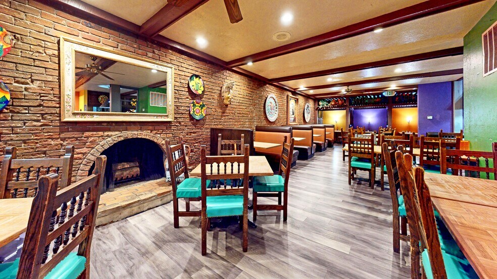 More Photos Of 111 S 1st St, La Salle Restaurant For Sale