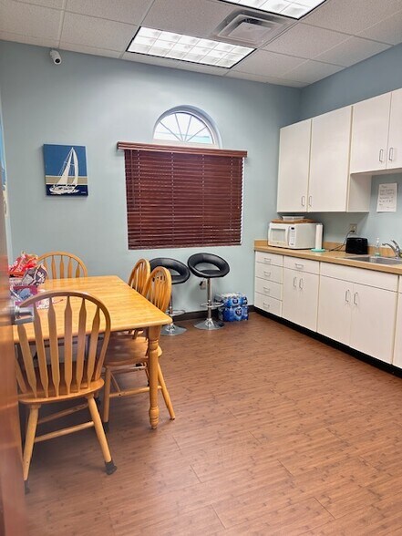 More Photos Of 5084 Villa Linde Pky, Flint Medical For Lease