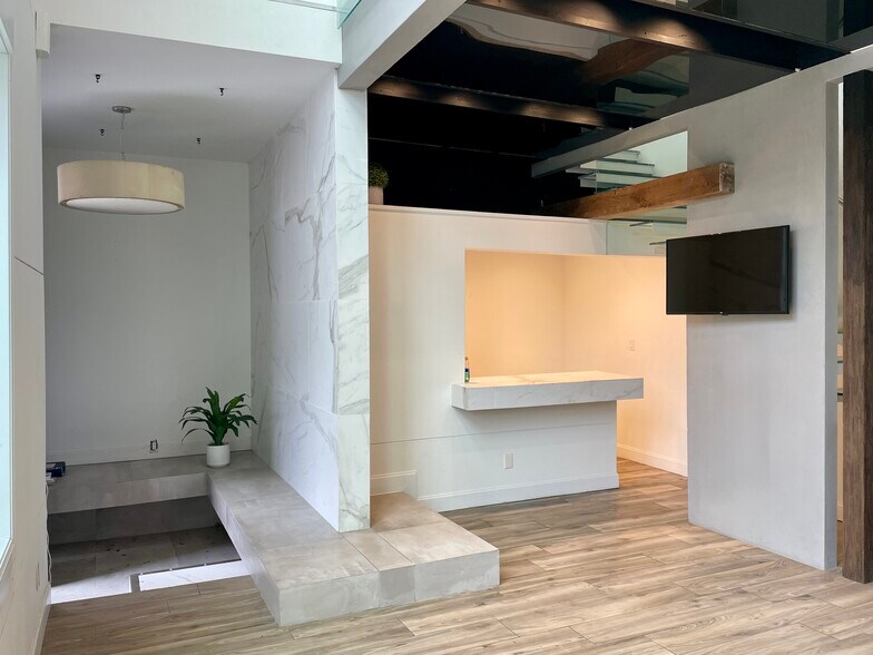 More Photos Of 3335 W Lamar St, Houston Office Residential For Lease