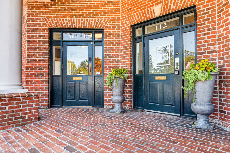 More Photos Of 112 W Doty Ave, Summerville Coworking Space