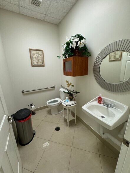 More Photos Of 1741-1759 N University Dr, Pembroke Pines Storefront Retail Office For Sale