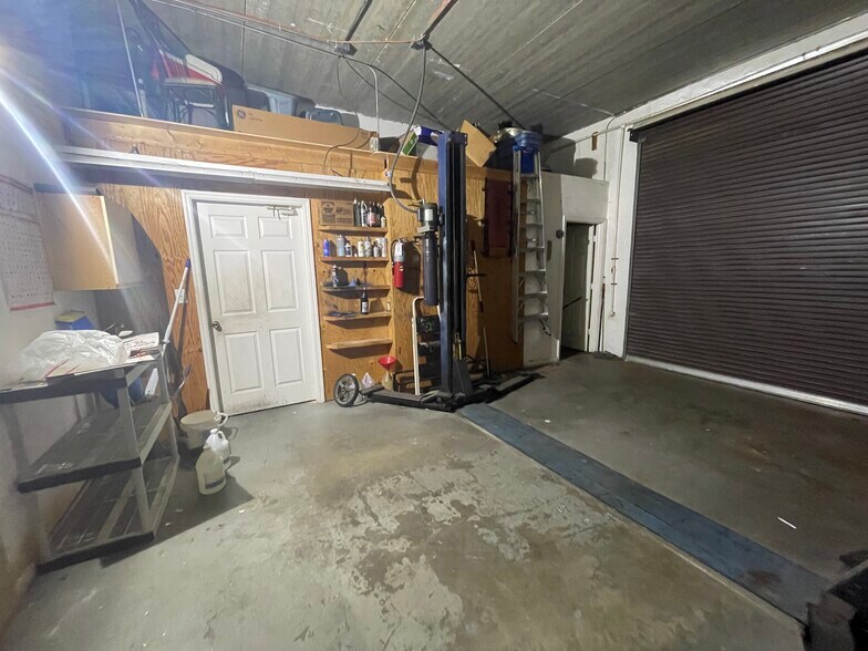 More Photos Of 960 Chalmer Dr, Marco Island Light Manufacturing For Sale