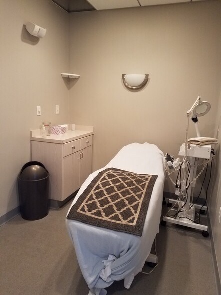 More Photos Of 1860-1868 Centre St, West Roxbury General Retail For Sale