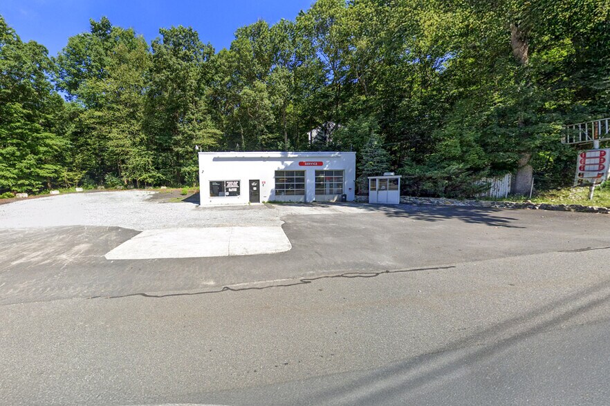 Primary Photo Of 363 Glen Rd, Sparta Service Station For Sale