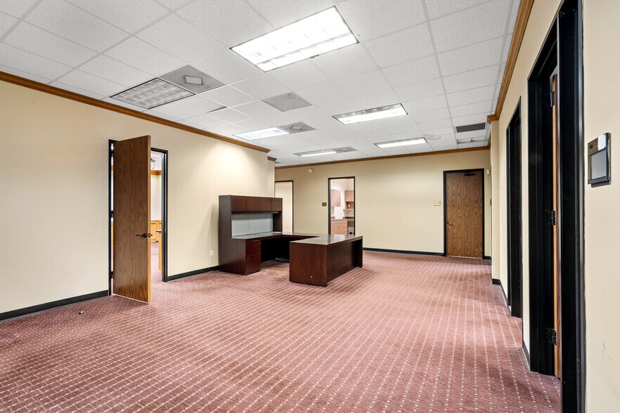 More Photos Of 3219 Harrisburg Blvd, Houston Medical For Lease