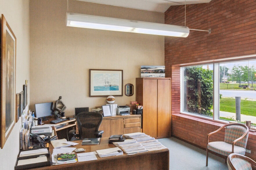 More Photos Of 301 E Sample St, South Bend Service For Lease