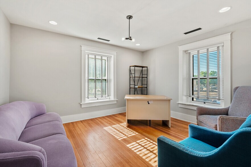 More Photos Of 720 Poyntz Ave, Manhattan Office For Sale