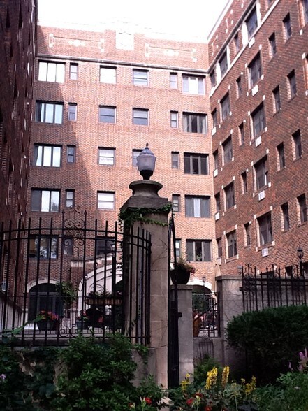 More Photos Of 79 Western Ave N, Saint Paul Apartments For Sale