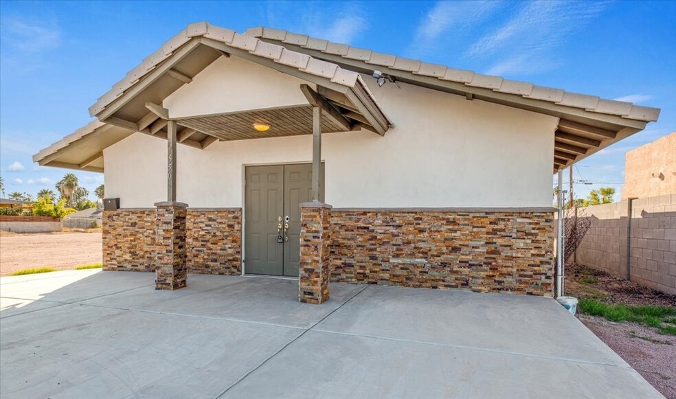 More Photos Of 550 N Center St, Mesa Office For Sale