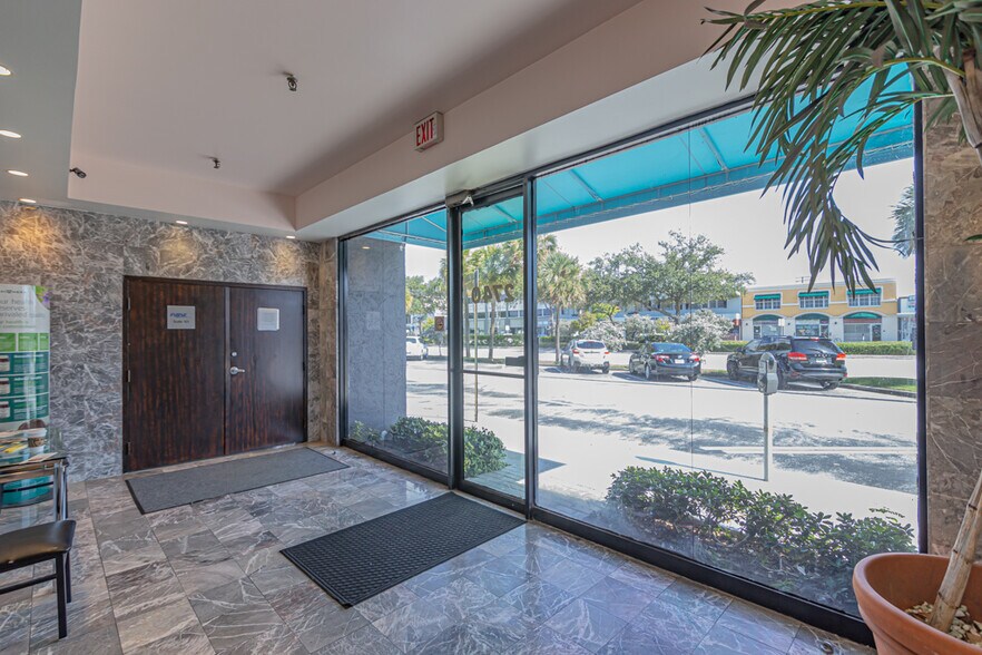 More Photos Of 2740 E Oakland Park Blvd, Fort Lauderdale Office For Sale