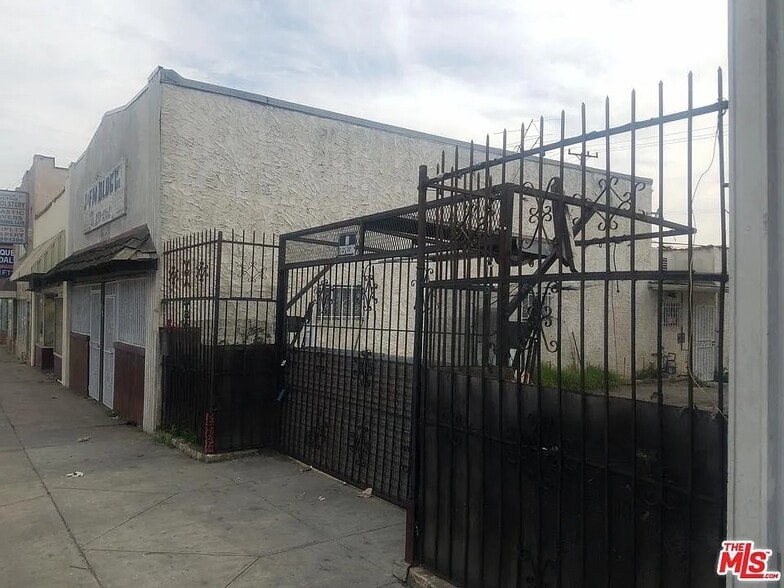 More Photos Of 3638 W Slauson Ave, Los Angeles Office Residential For Lease