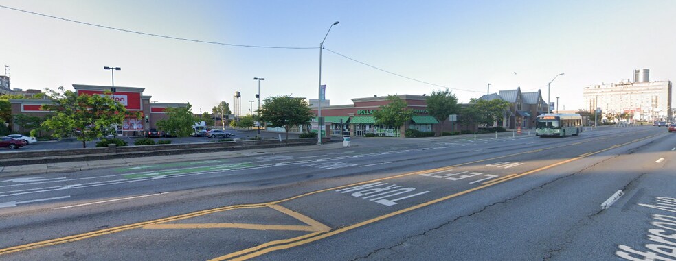 More Photos Of 2760 E Jefferson, Detroit Unknown For Lease