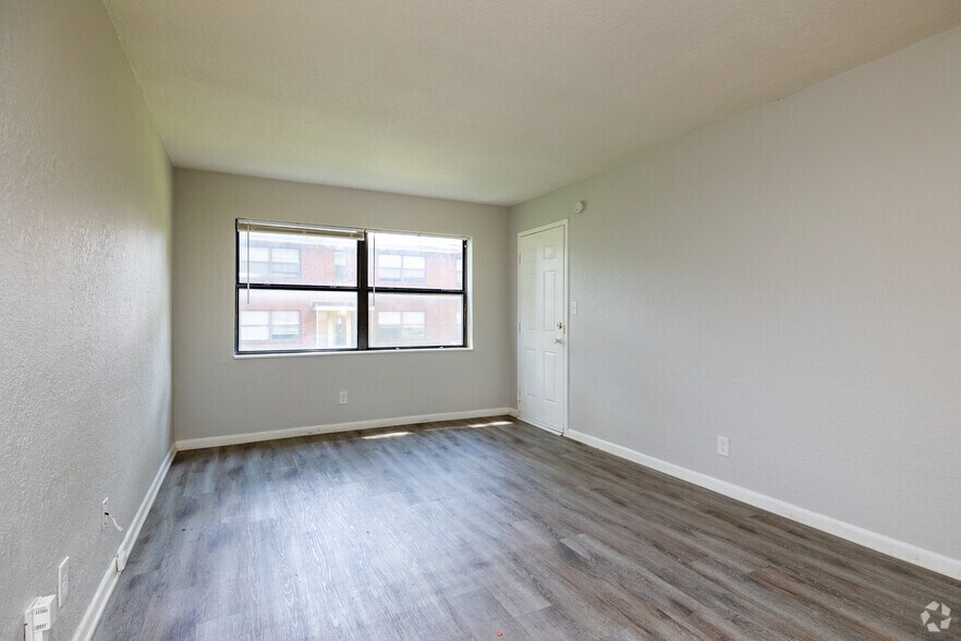 More Photos Of 8208 Troost Ave, Kansas City Apartments For Sale