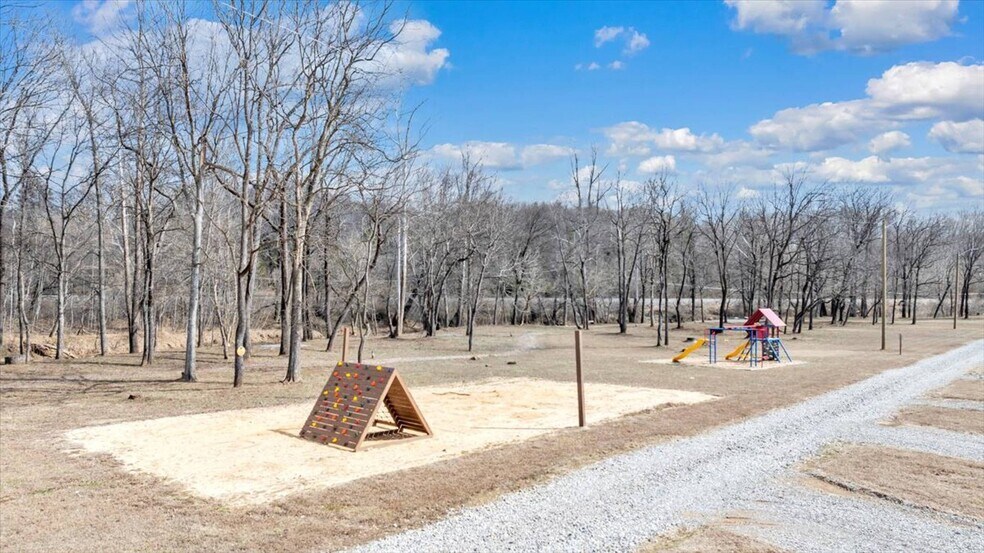 More Photos Of 319 T B Stanley Hwy, Bassett Trailer Camper Park For Sale