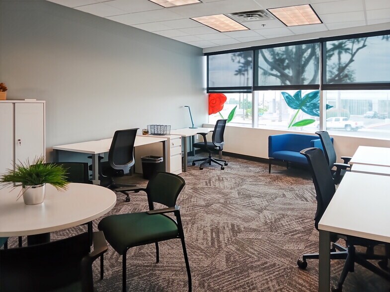 More Photos Of 16930 E Palisades Blvd, Fountain Hills Coworking Space
