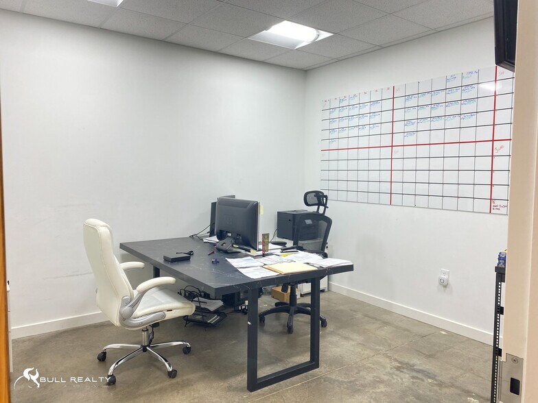 More Photos Of 1426 Chattahoochee Ave NW, Atlanta Warehouse For Lease